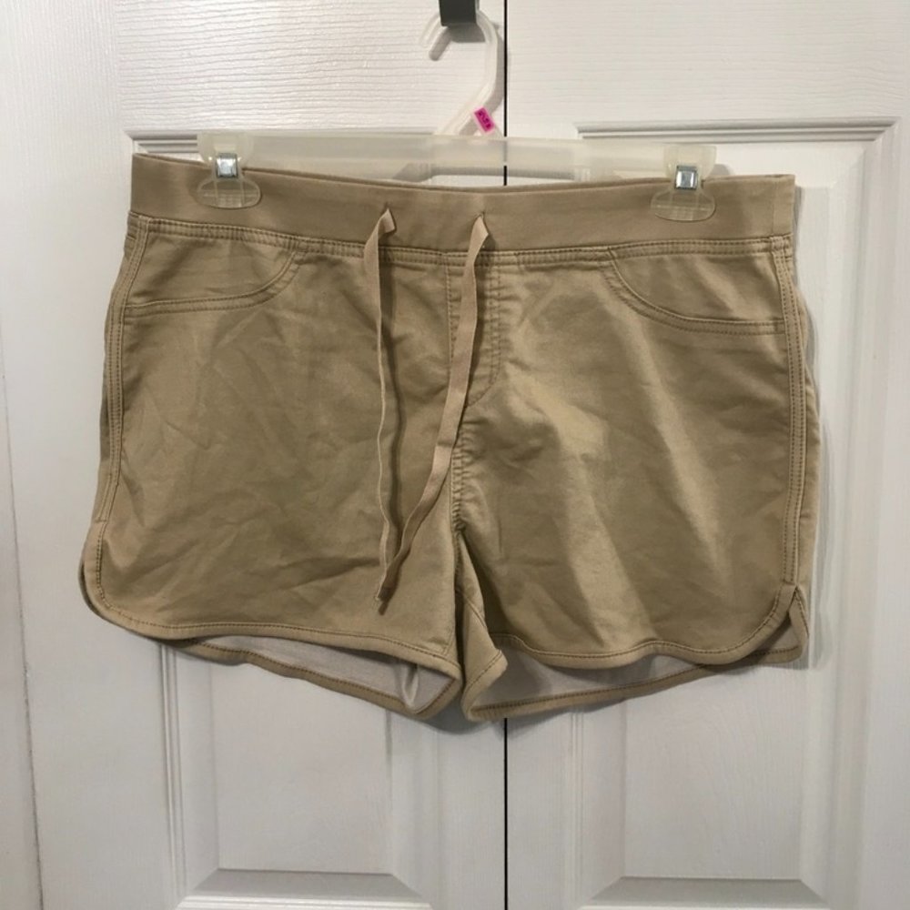 No Boundaries Mid Rise Stretchy Shorts